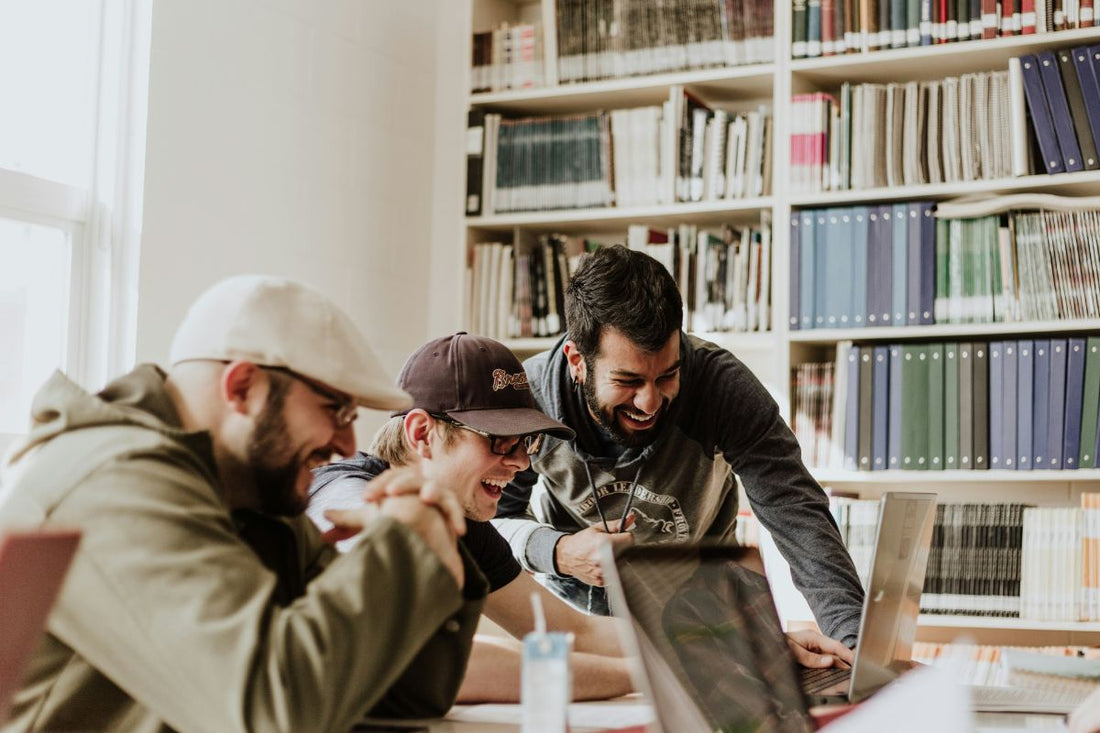 8 Reasons You Should Be Sending Cards to Clients